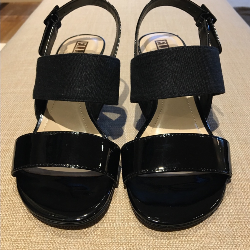 Ellen Tracy Renoir Back Heeled Sandals. 6M - Picture 2 of 7